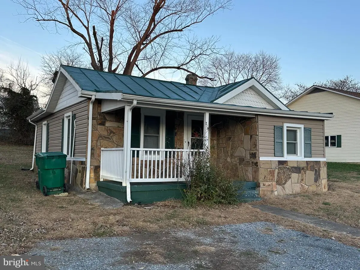 219 Seventh Ave, Luray, VA 22835 - Image #1