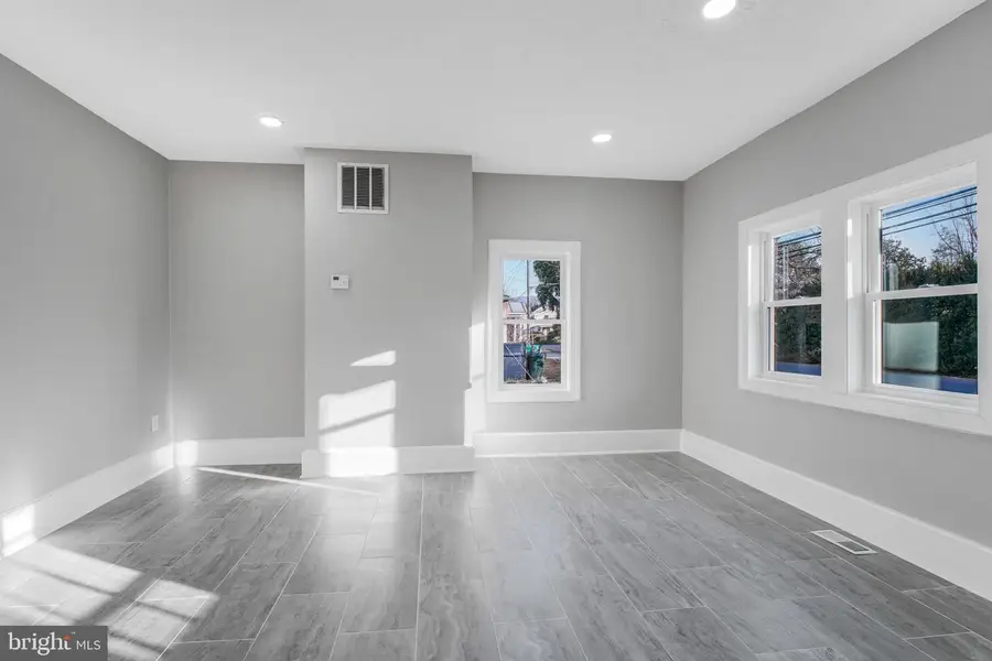 125 High St, Luray, VA 22835 - #3