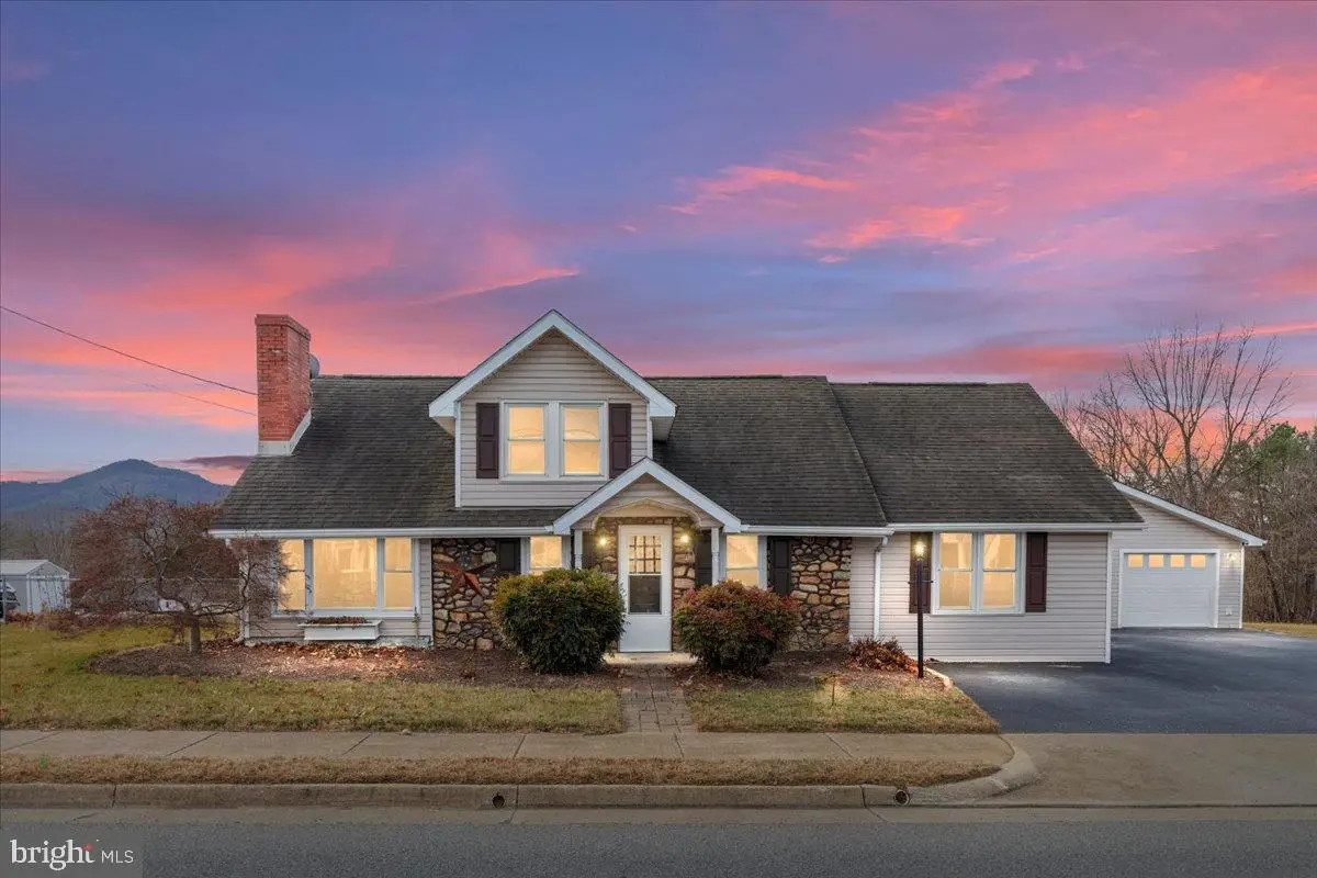 961 W Main St, Stanley, VA 22851 - Image #1