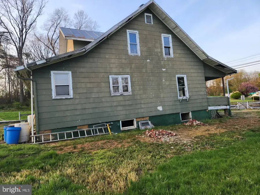 361 Trenton Ave, Shenandoah, VA 22849 - #3