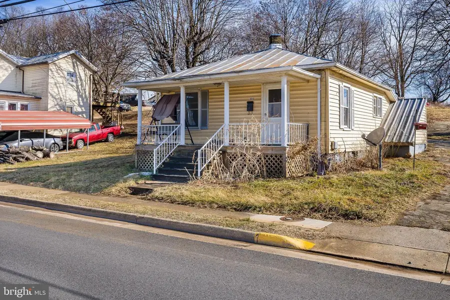 1012 E Main St, Luray, VA 22835 - #2