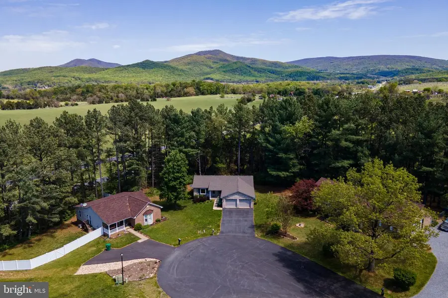 7 Blue Ridge Ct, Luray, VA 22835 - #2