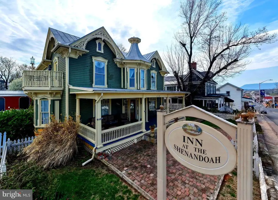 138 E Main St, Luray, VA 22835 - #2