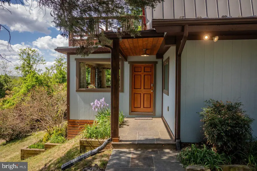 6261 S Page Valley Rd, Luray, VA 22835 - #2