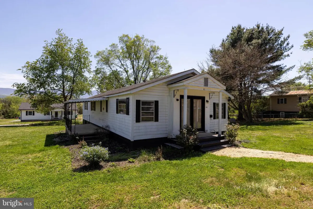 411 Fourth St, Luray, VA 22835 - #1