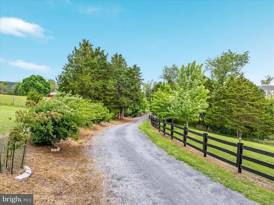 1050 Almond Dr, Luray, VA 22835 - #2