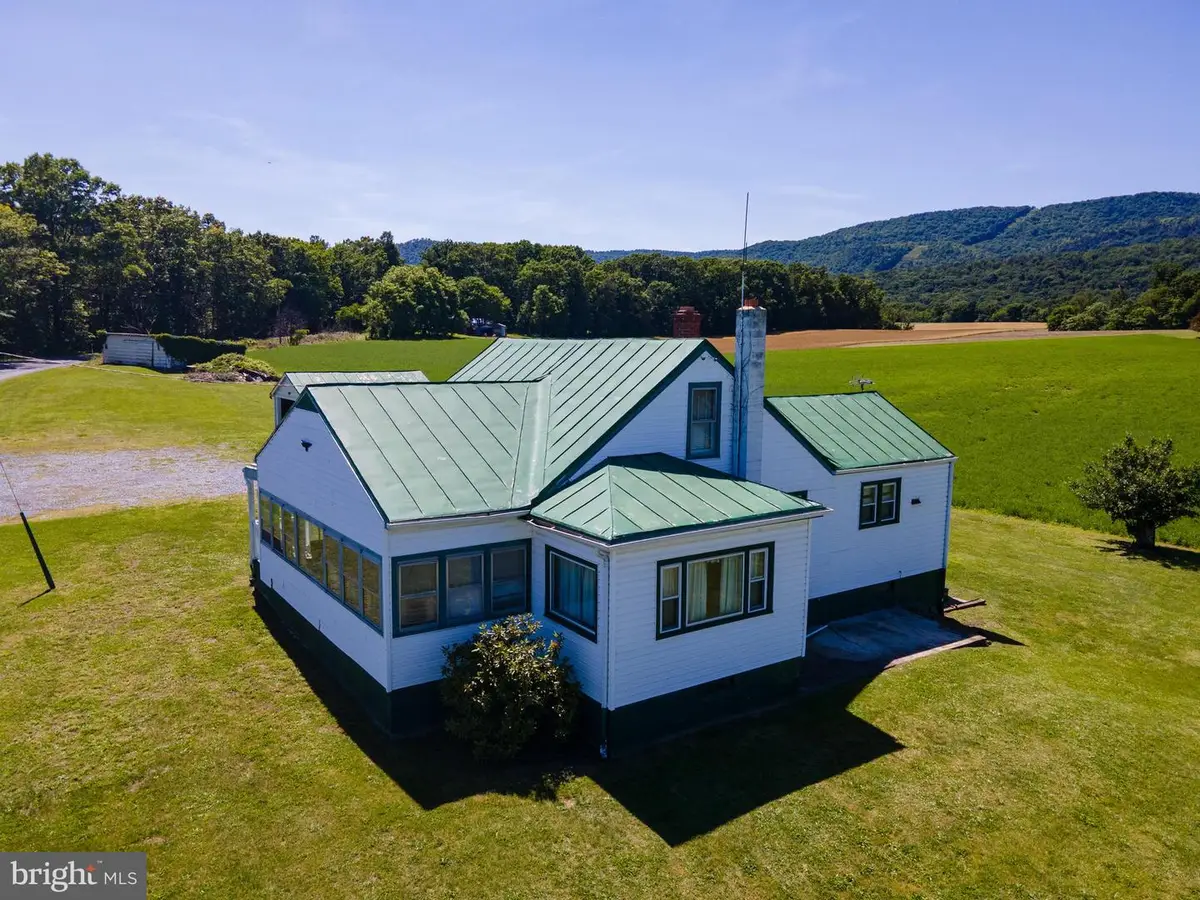 3233 Newport Rd, Shenandoah, VA 22849 - #1