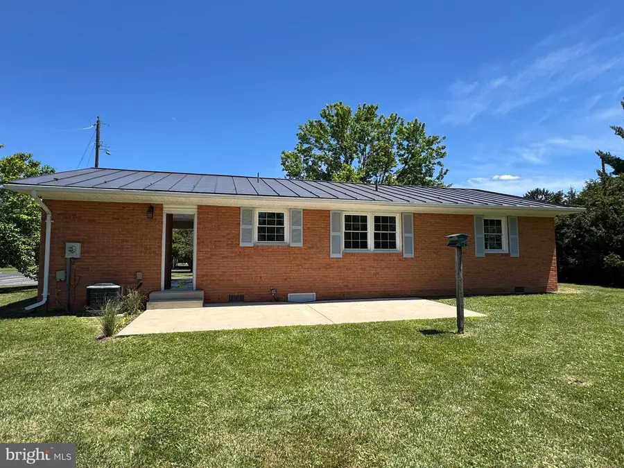 2 Springcrest Dr, Luray, VA 22835 - #3