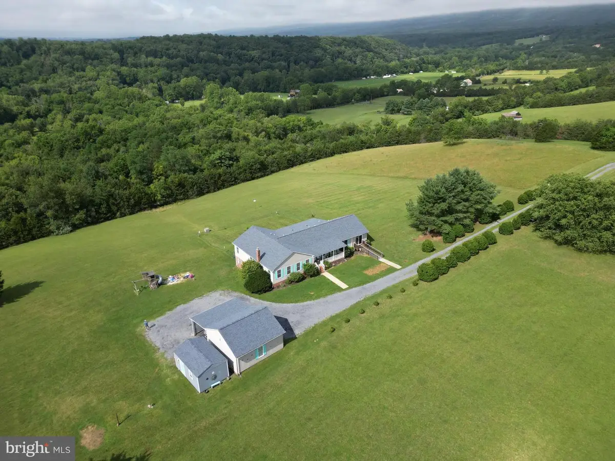 217 Silver Bell Ln, Luray, VA 22835 - #1