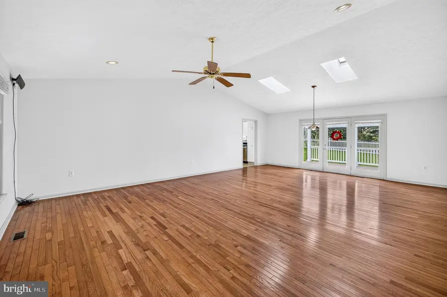 18 Meadow Ln, Luray, VA 22835 - #3