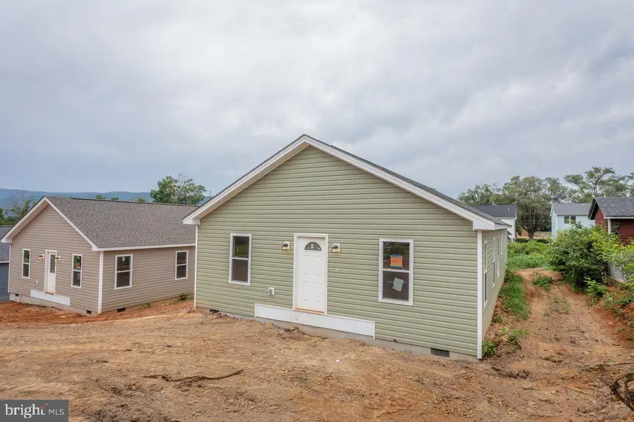 395 Trenton Ave, Shenandoah, VA 22849 - #2