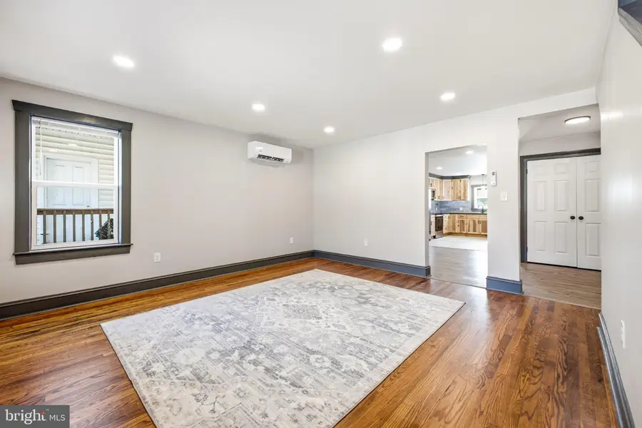 11 Bristol Ave, Luray, VA 22835 - #3