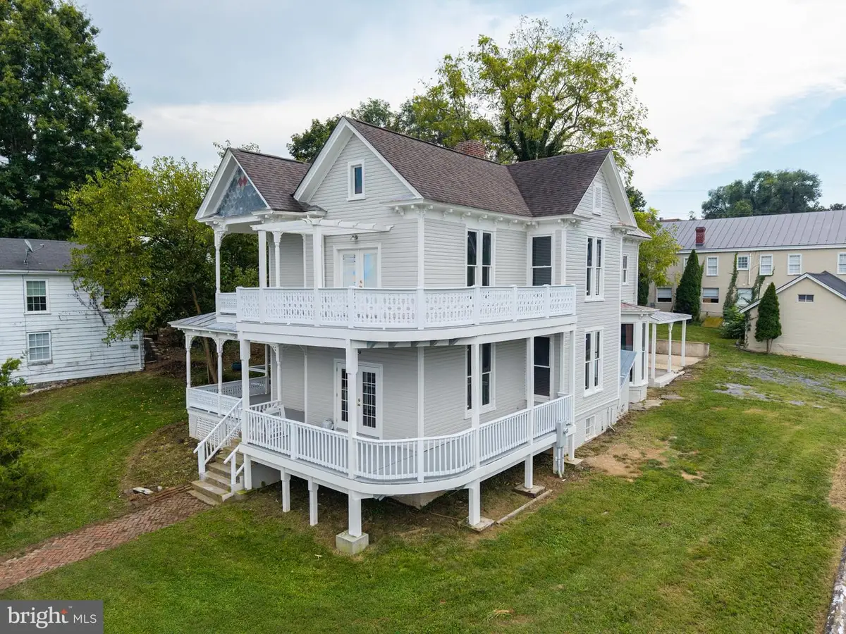 333 W Main St, Luray, VA 22835 - #1