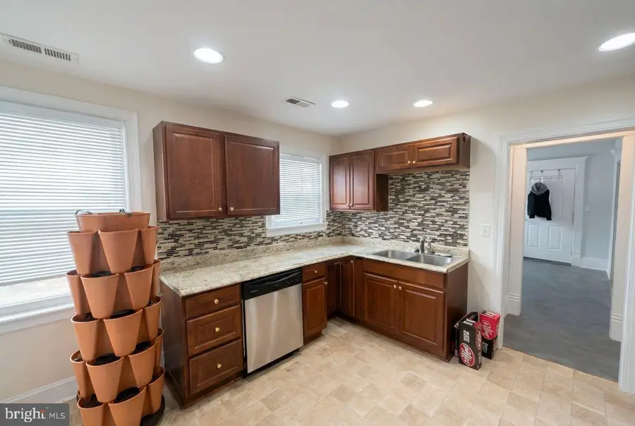 1319 Custer St, Petersburg, VA 23803 - #2