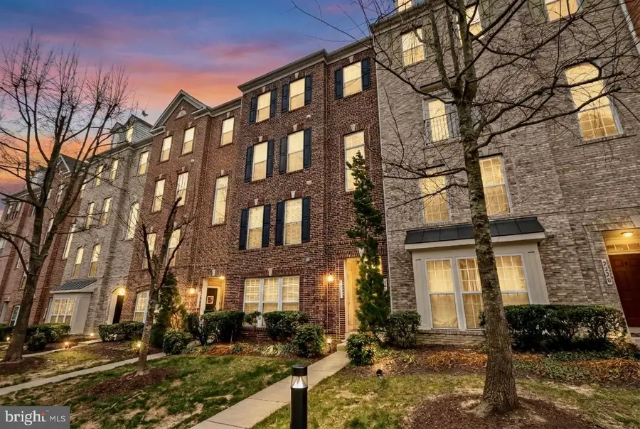 2218 Margraf Cir, Woodbridge, VA 22191 - Image #2