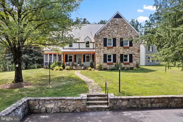 3204 Mountain Rd, HAYMARKET, VA 20169