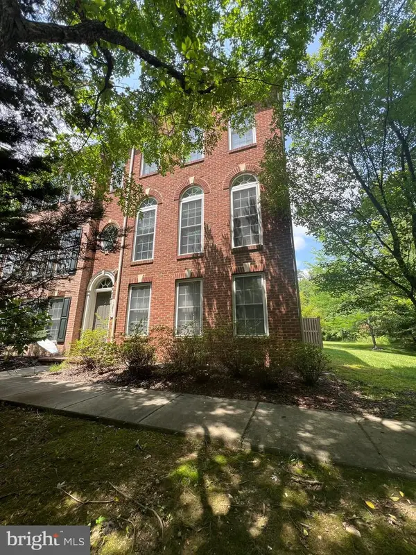 12801 Half Moon Ln, WOODBRIDGE, VA 22192