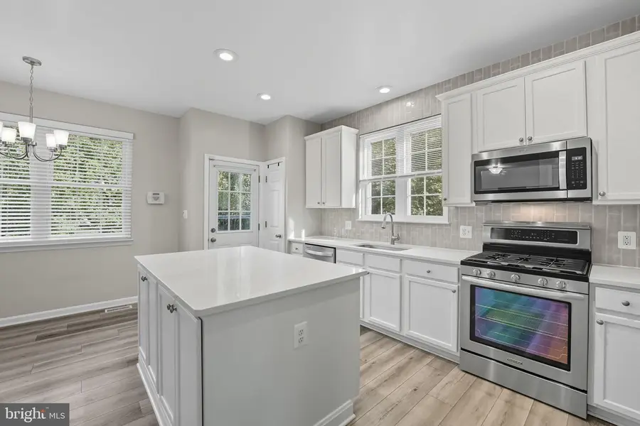 12410 Iona Sound Dr, Bristow, VA 20136 - Image #3