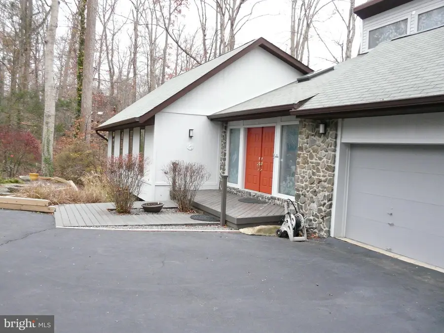 6207 Possum Trot Ct, Manassas, VA 20112 - Image #2