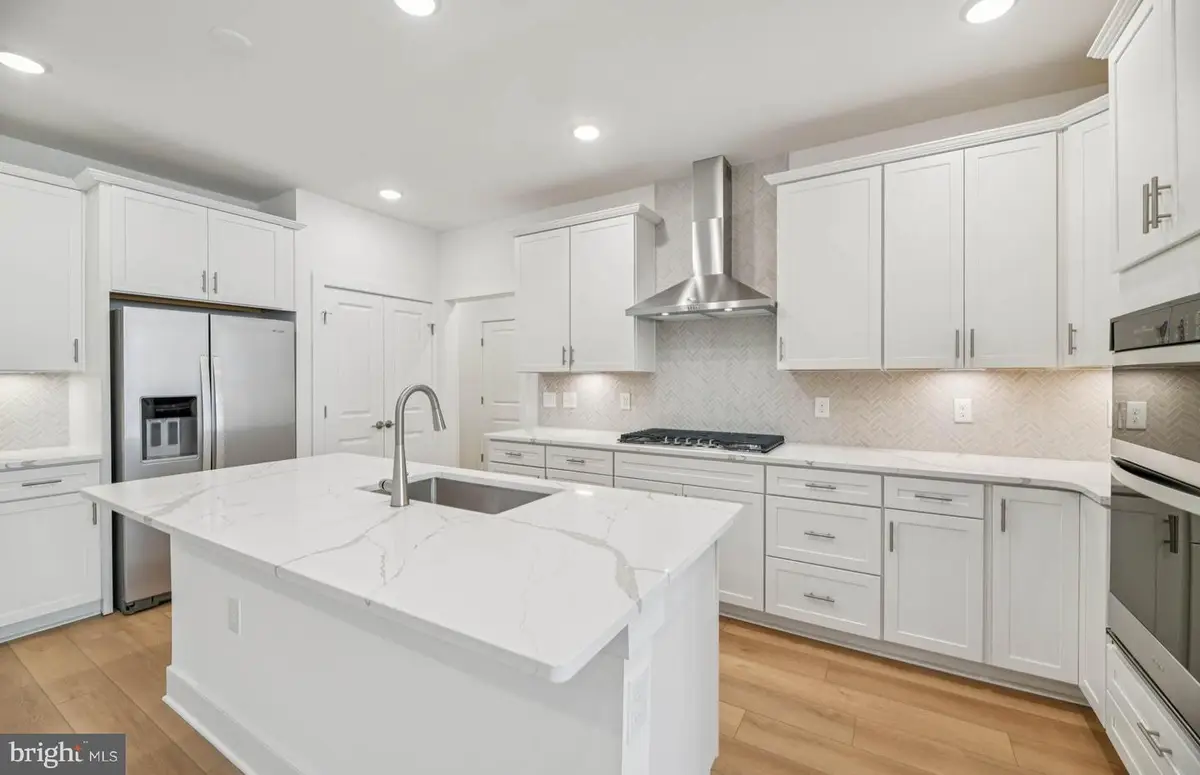 6172 Amber Ln, Haymarket, VA 20169 - Image #1