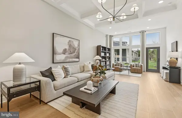 6156 Amber Ln, HAYMARKET, VA 20169