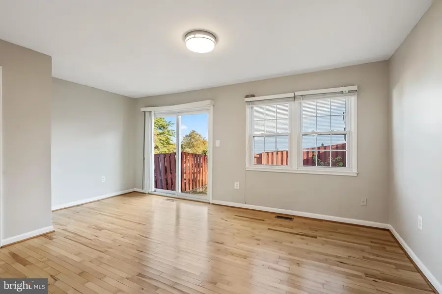 16603 Sutton Pl, Woodbridge, VA 22191 - Image #3