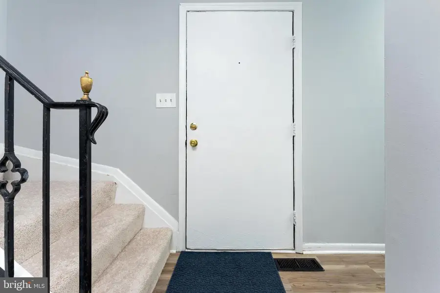 12346 Woodlawn Ct, Woodbridge, VA 22192 - Image #2