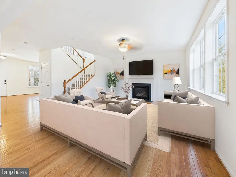 18213 Jillian Ln, Triangle, VA 22172 - #3