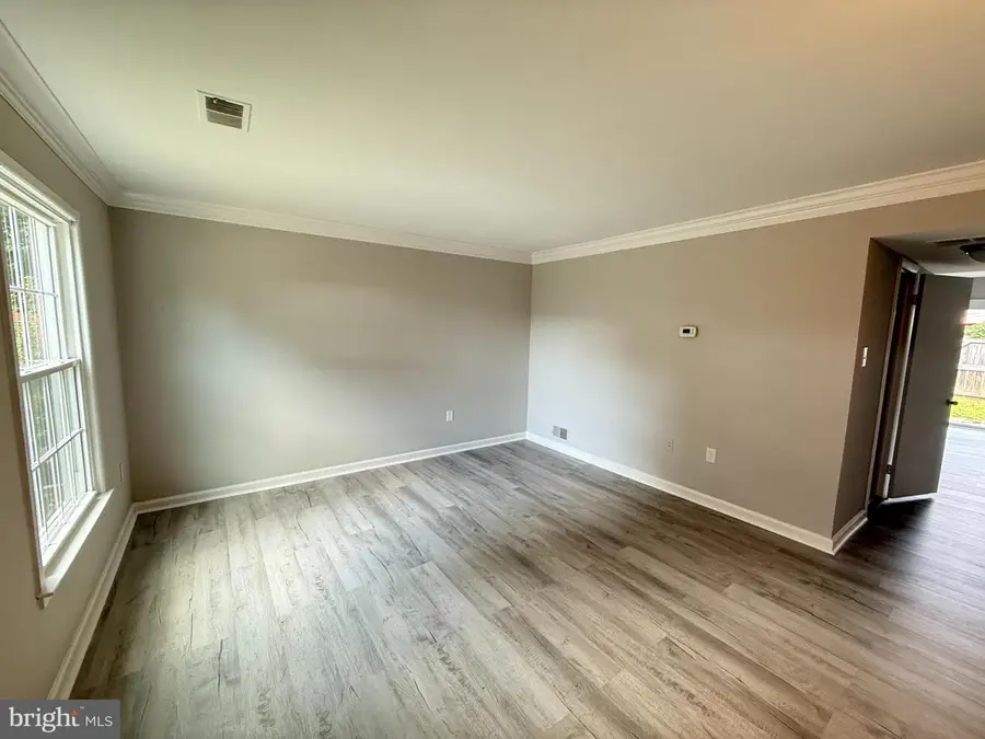 2870 Beechtree Ln, Woodbridge, VA 22191 - Image #2