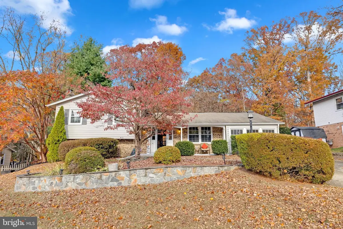 2218 Windjammer Dr, Woodbridge, VA 22192 - Image #1