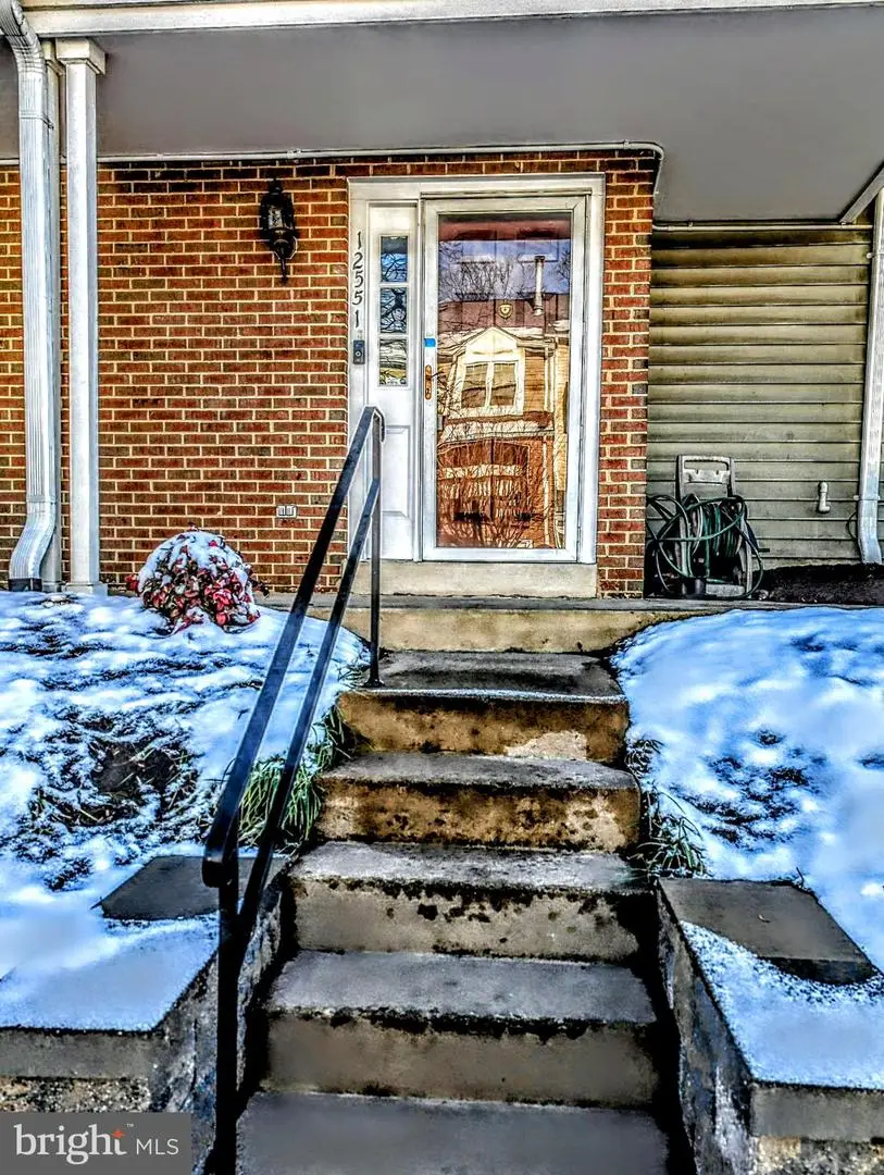 12551 Kempston Ln, Woodbridge, VA 22192 - Image #2