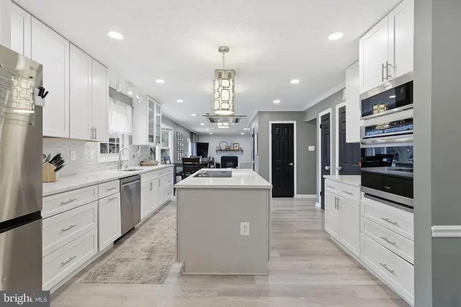 6047 Greenway Ct, Manassas, VA 20112 - Image #3