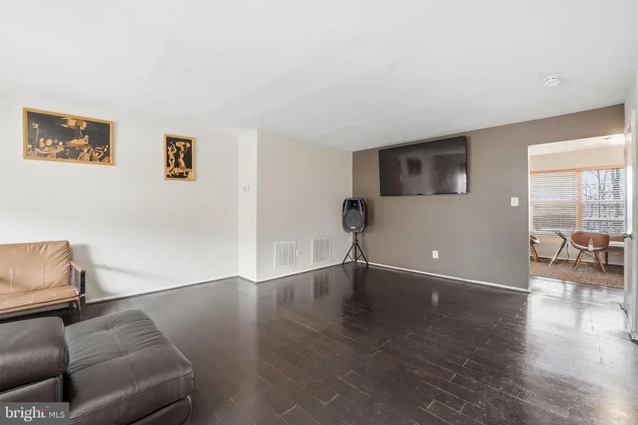 8514 Charnwood Ct, Manassas, VA 20111 - Image #3