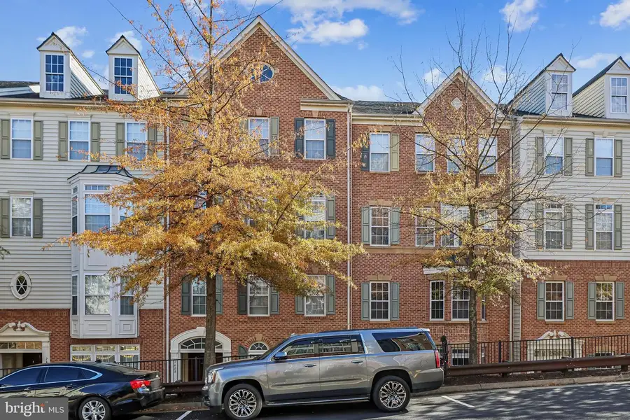 2488 Eastbourne Dr #313, Woodbridge, VA 22191 - Image #3