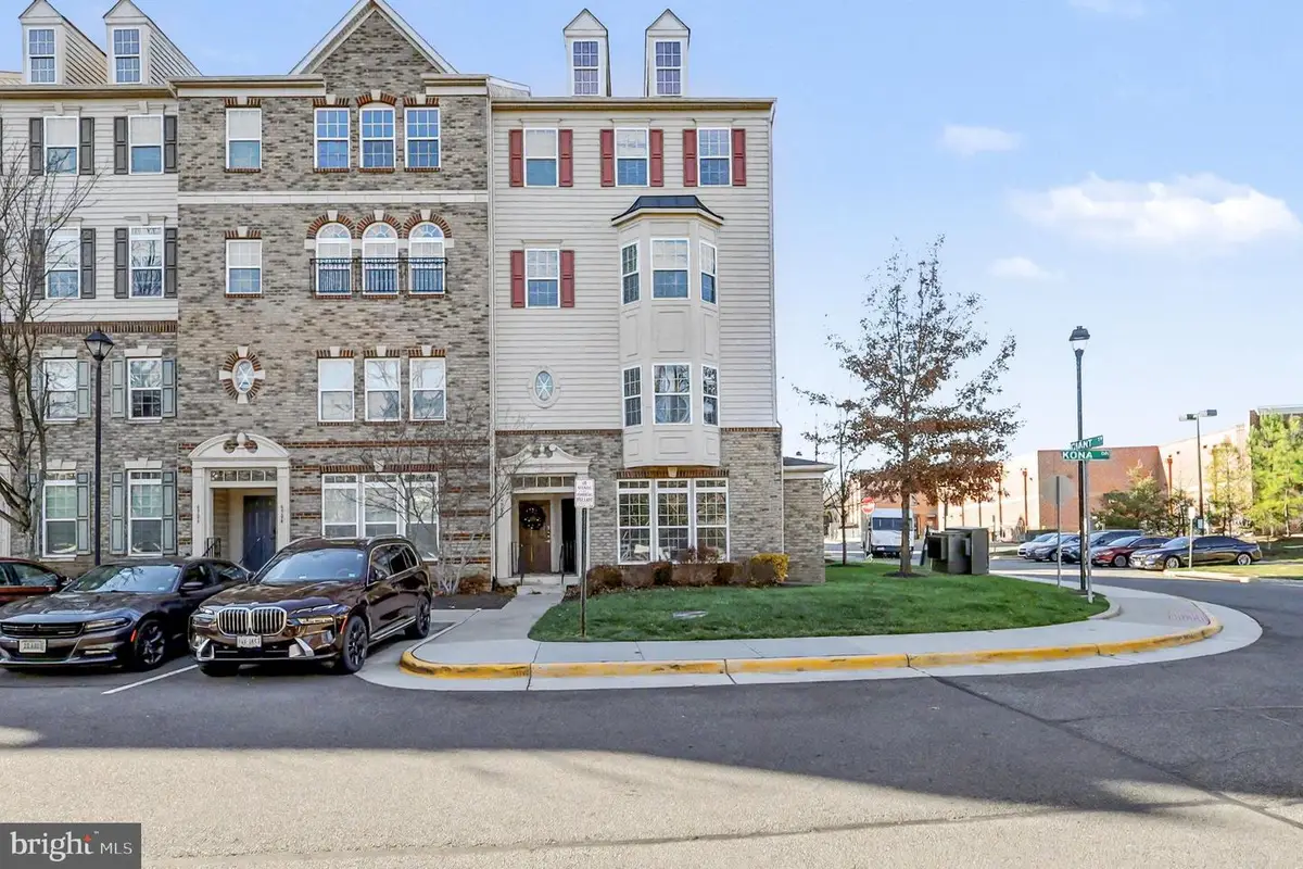 6900 Kona Dr, Gainesville, VA 20155 - Image #1