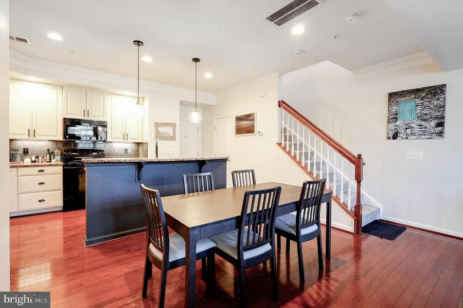 6900 Kona Dr, Gainesville, VA 20155 - Image #2