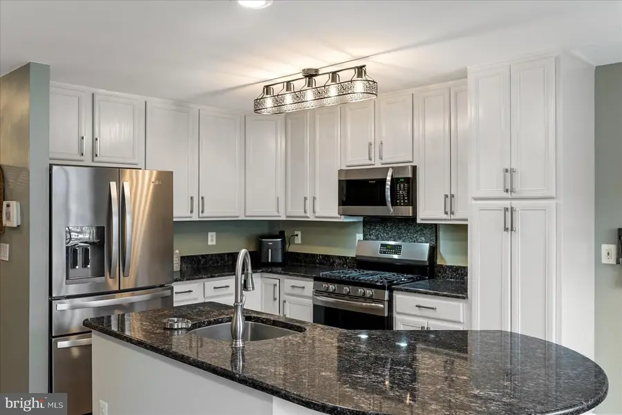 15719 London Pl, Dumfries, VA 22025 - Image #2