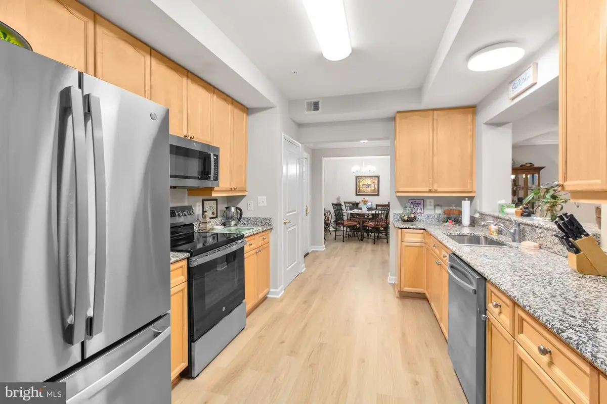 485 Harbor Side St #412, Woodbridge, VA 22191 - Image #1