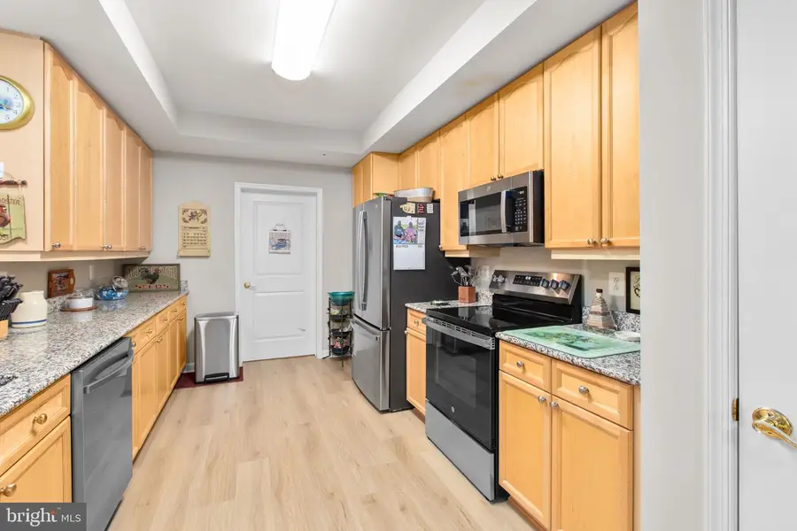 485 Harbor Side St #412, Woodbridge, VA 22191 - Image #3