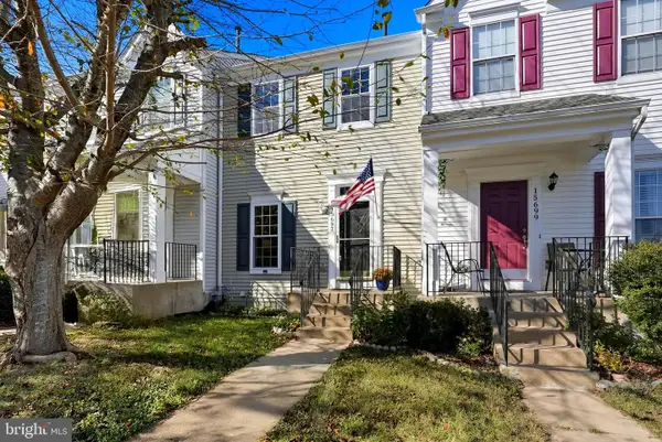 15697 Viewpoint Cir, DUMFRIES, VA 22025