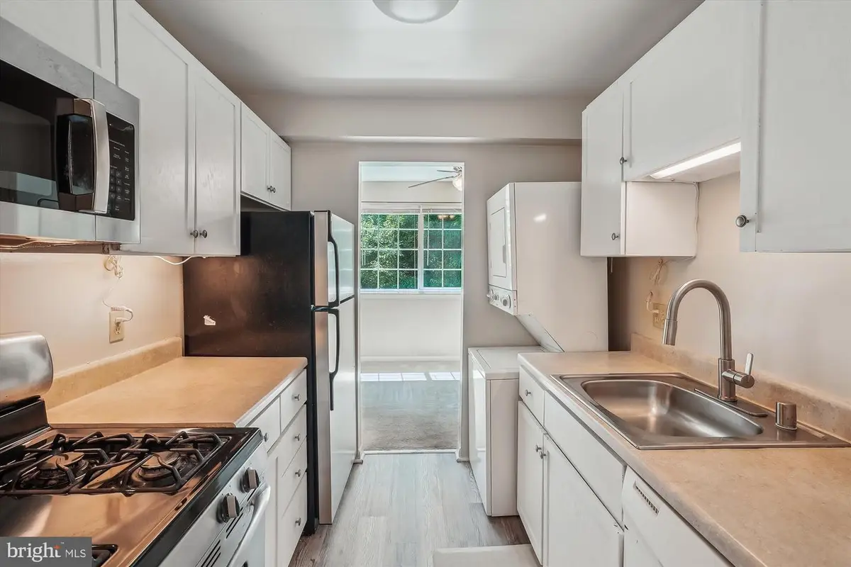 1541 Colonial Dr #203, Woodbridge, VA 22192 - Image #1