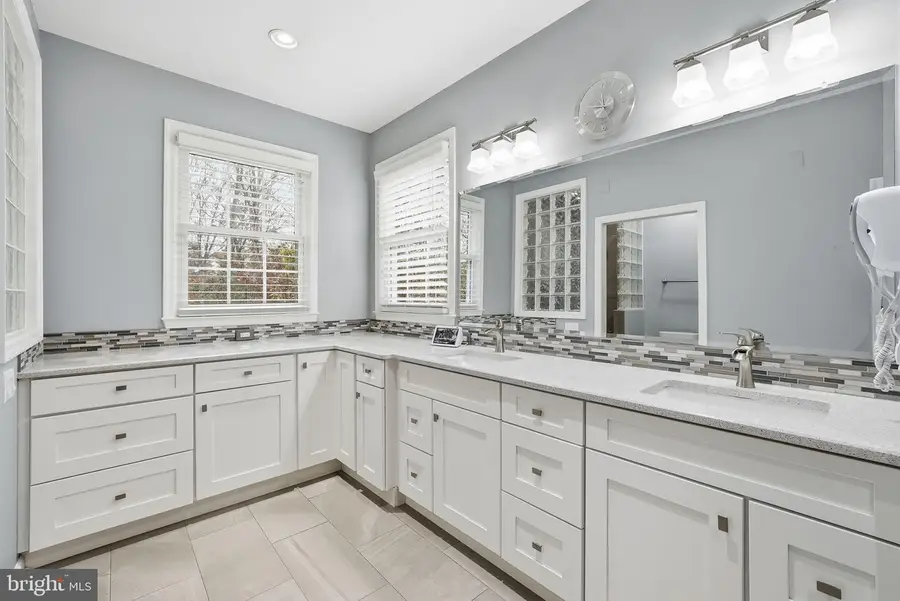 12593 Cricket Ln, Woodbridge, VA 22192 - Image #3