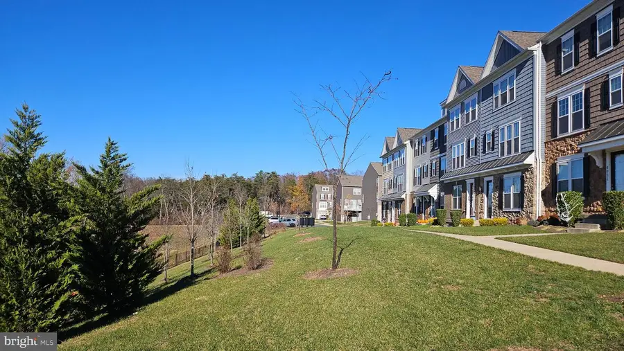 6047 Camerons Ferry Dr, Haymarket, VA 20169 - Image #3