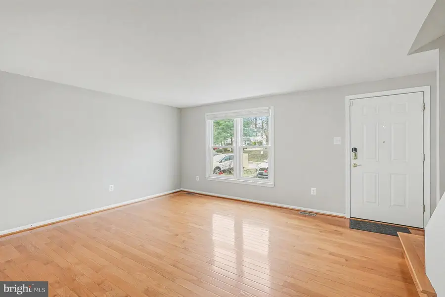 1904 Pohick Creek Ct, Woodbridge, VA 22192 - Image #3