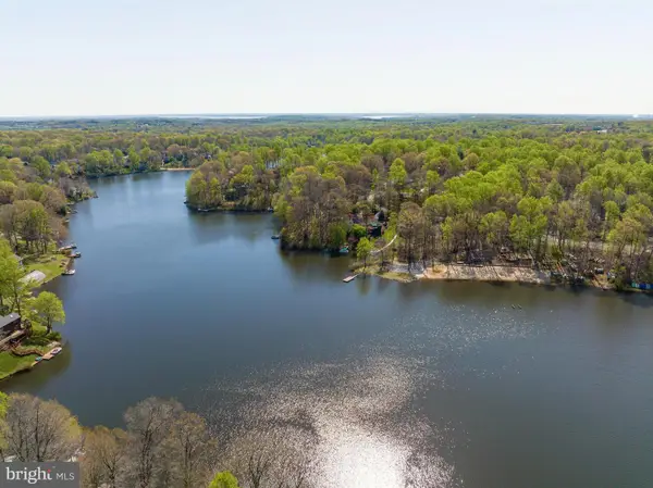 15745 Widewater Dr, DUMFRIES, VA 22025