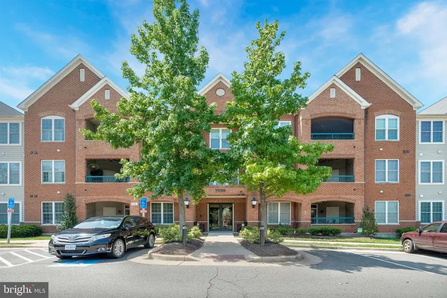 7065 Heritage Hunt Dr #108, Gainesville, VA 20155 - Image #2