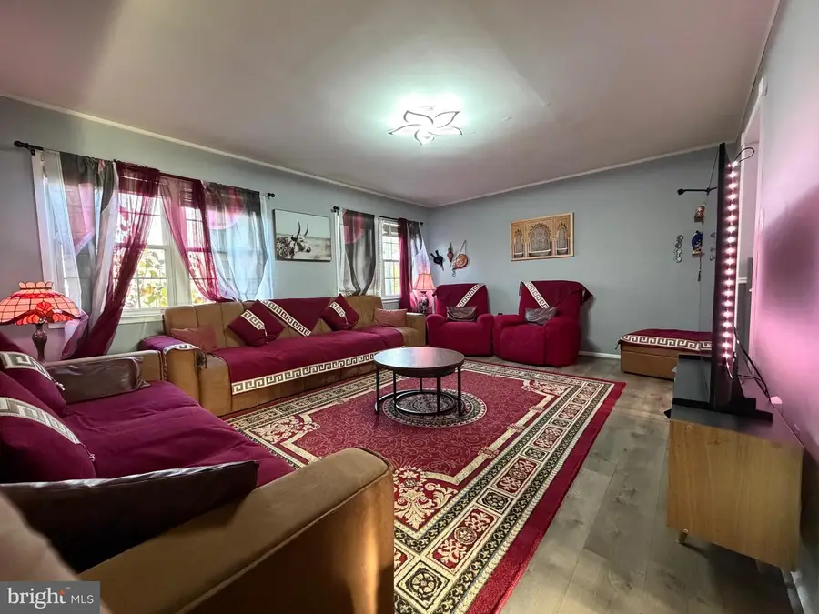 2927 Pheasant Ln, Woodbridge, VA 22191 - Image #2