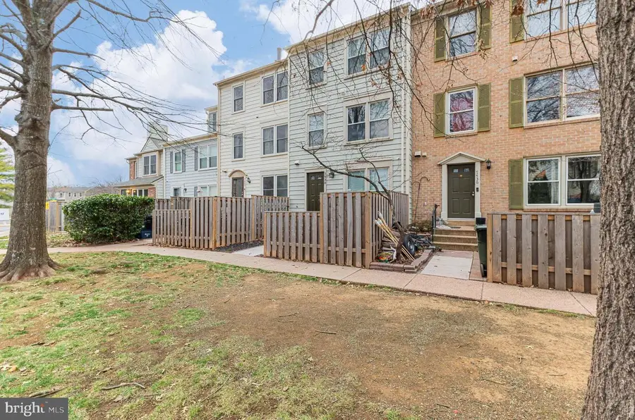 7438 Emerald Dr, Manassas, VA 20109 - Image #2