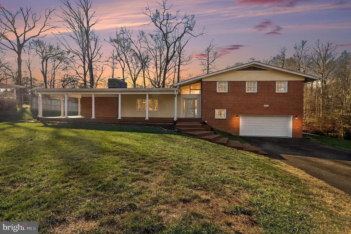 18316 Cabin Rd, Triangle, VA 22172 - Image #1