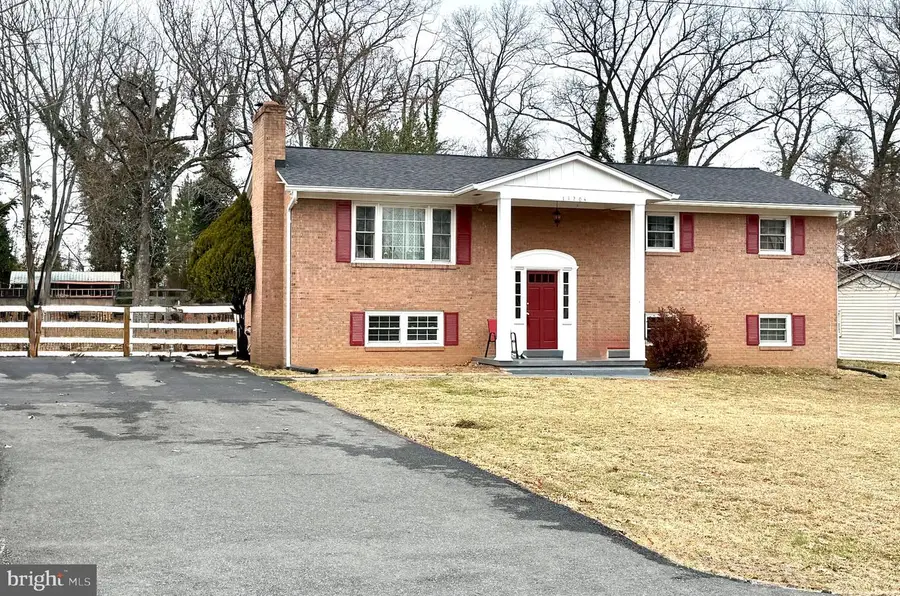 14204 Saint Clair Dr, Gainesville, VA 20155 - Image #2